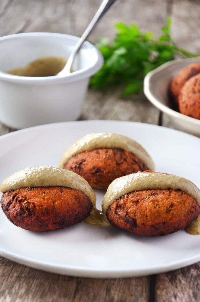 Falafel com molho tahine