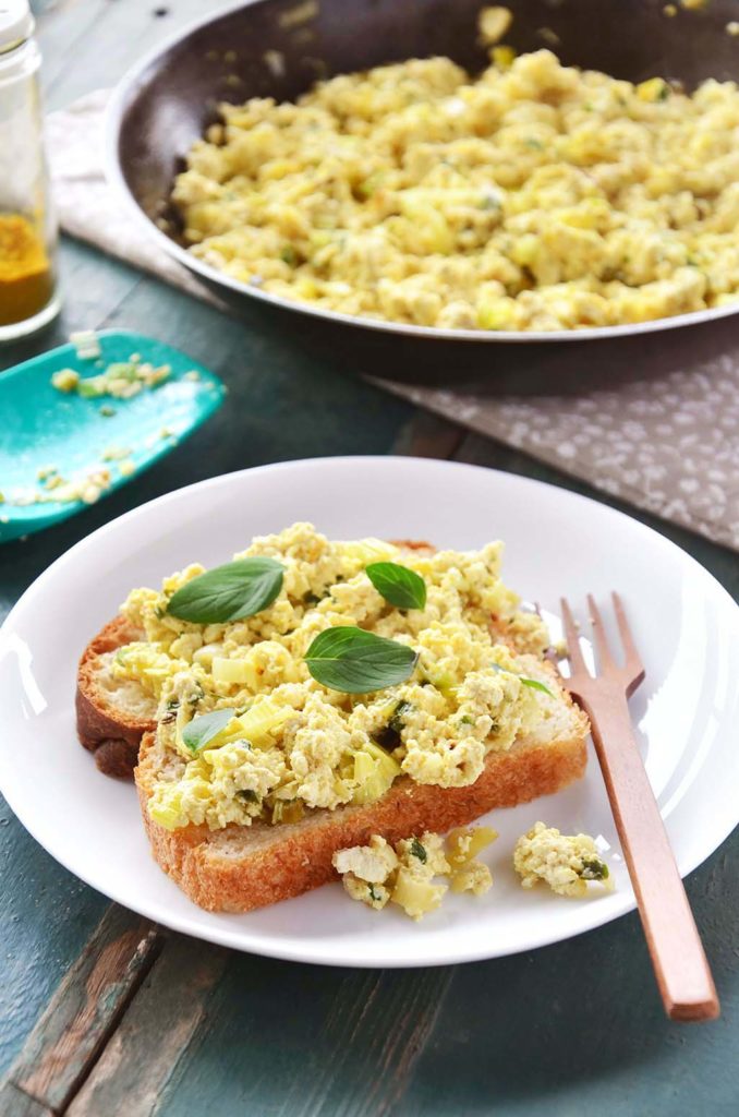 Mexido de tofu com pão