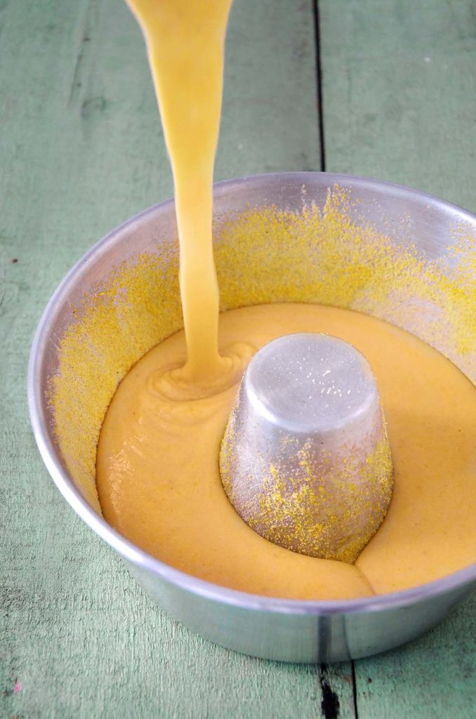 Massa bolo de fubá vegano.